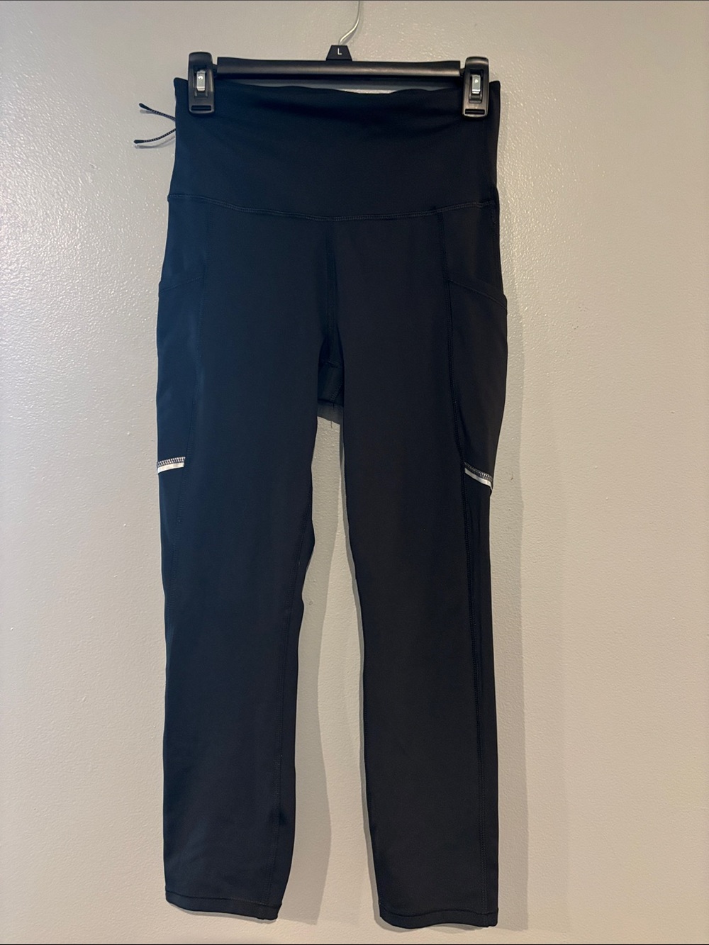 Women's Black Athletic High-Waist Athletic Leggings with Side Pockets